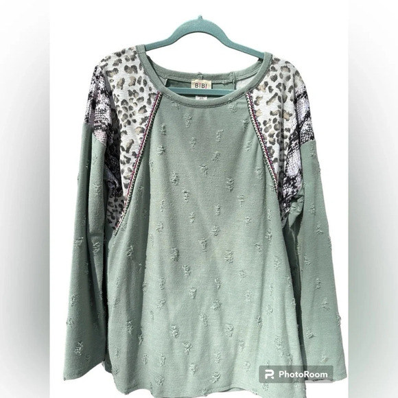 BiBi Tops - Sage Leopard Snake Print Distressed WomansTop Size Medium